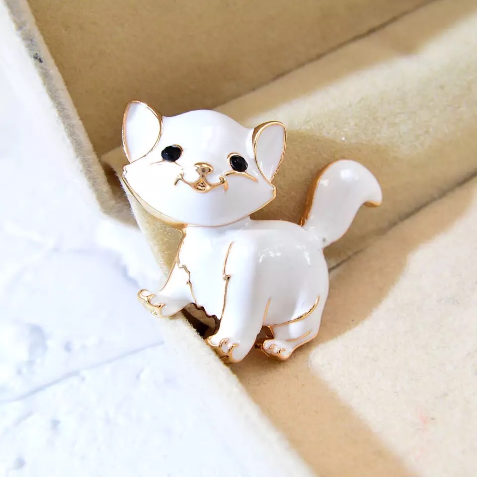 White Enamel Kitty Brooch / Pin